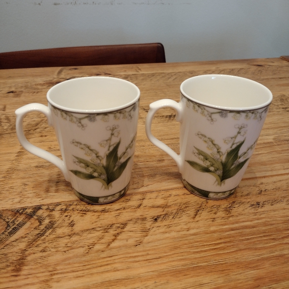Imperial Porcelain Green and White Tropical Mugs